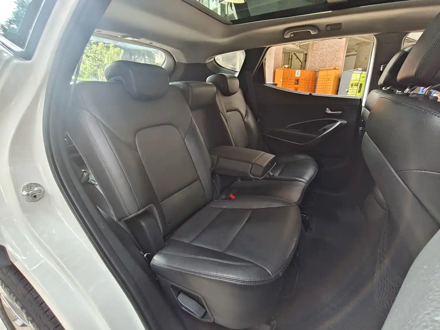 Hyundai Santa Fe 2015 2.4L Automatic 2WD Smart 5-seater фото 16
