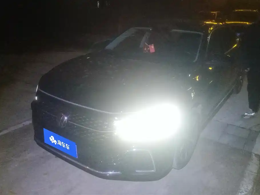 Volkswagen Passat 2022 330TSI Starlight Luxury Edition