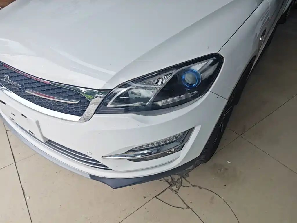 Zotye Damai X5 2017 2017 Upgrade 1.5T Manual Exclusive