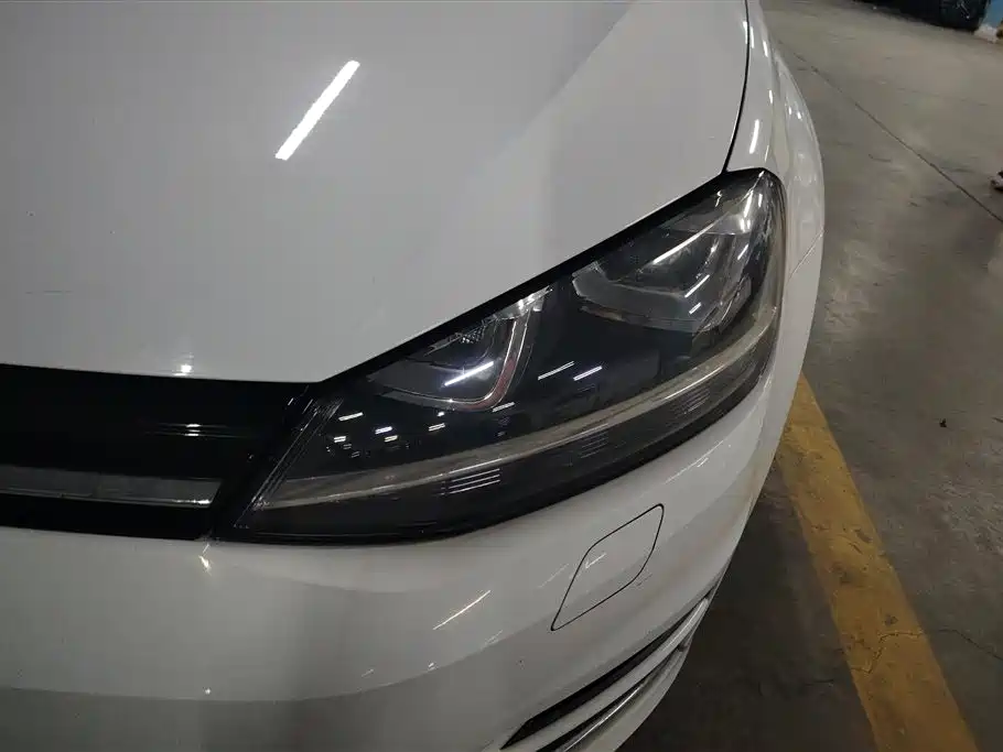 Volkswagen Golf 2017 230TSI Auto Luxury Millionth Anniversary Edition фото 5