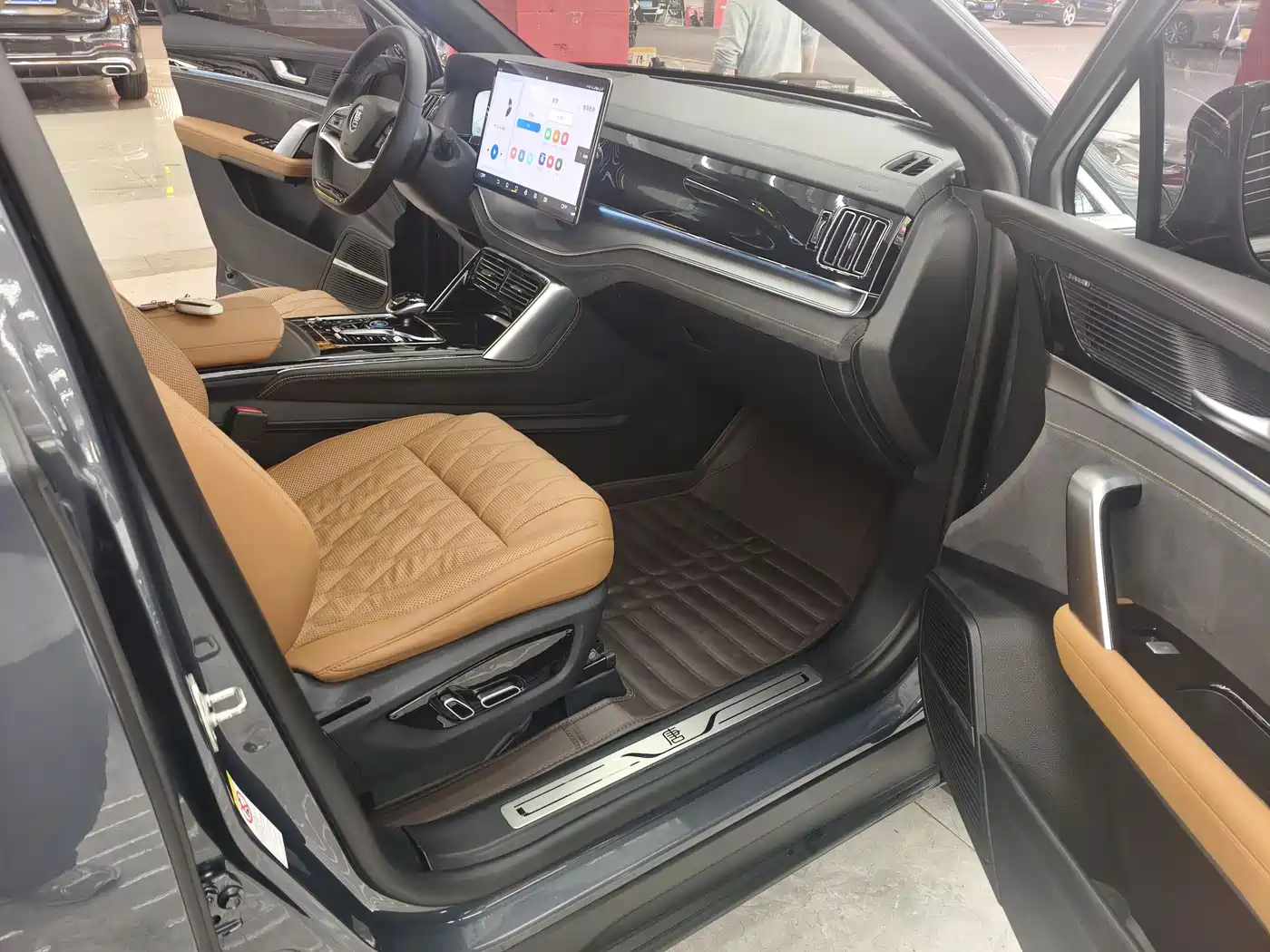 BYD Tang New Energy 2023 Model DM-i Champion Edition 112KM Honor фото 11