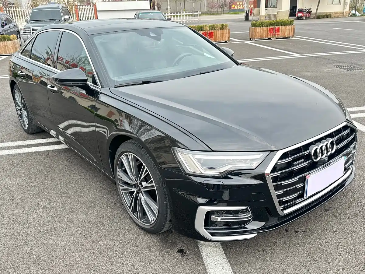 Фото 2 - Audi A6L
