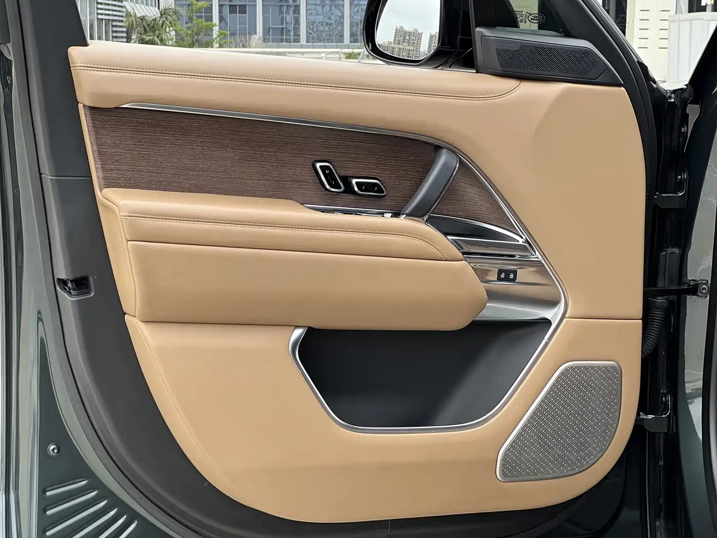 Land Rover Range Rover 2023 3.0 L6 400PS Exemplary Long Wheelbase фото 15