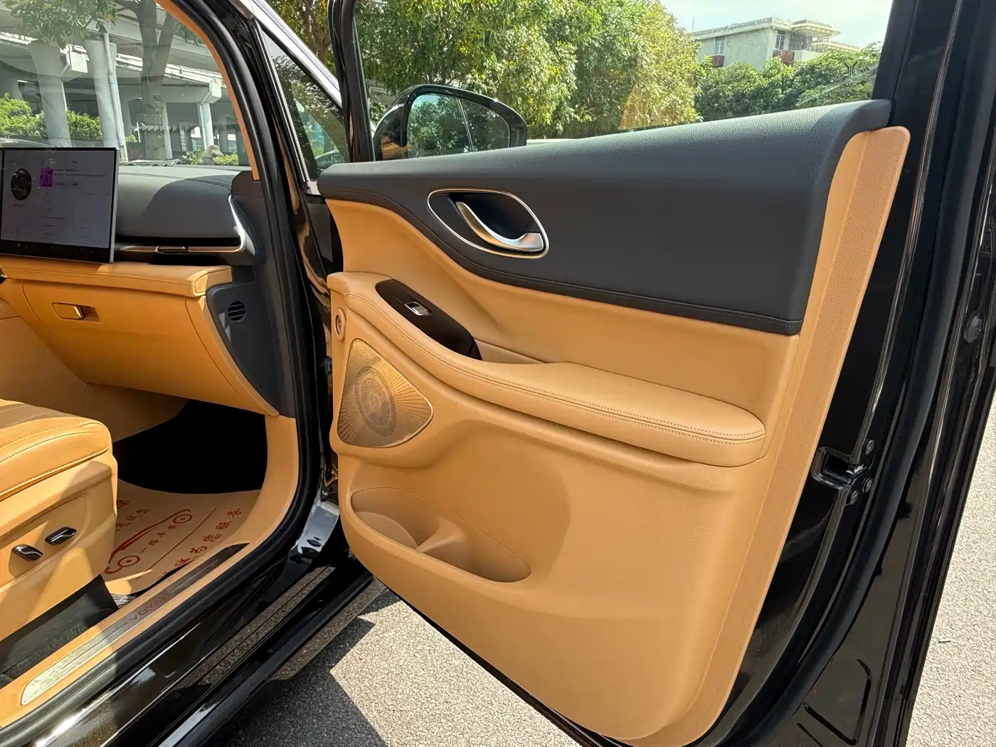 Voyah Auto Voyah Dreamer 2025 PHEV AWD Flagship Kunpeng Edition фото 21