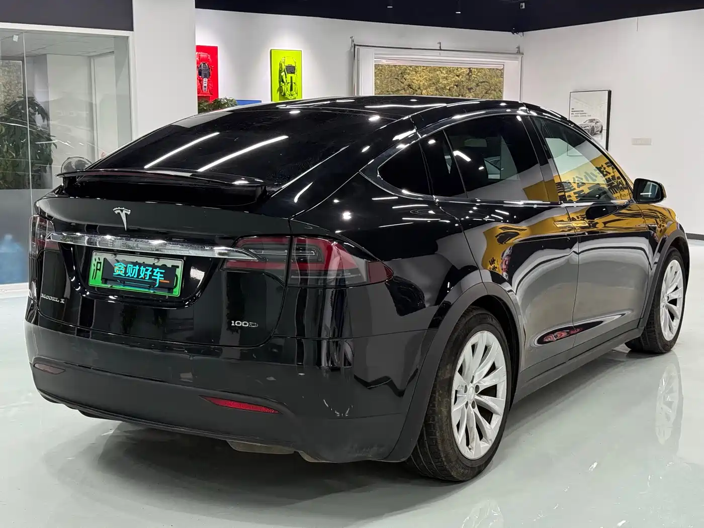 TESLA MODEL X