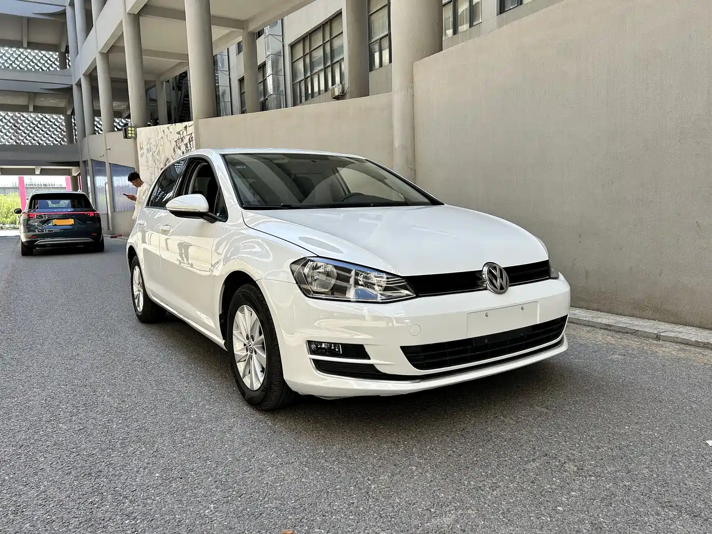 Volkswagen Golf 2016 1.6L Automatic Fashion фото 3