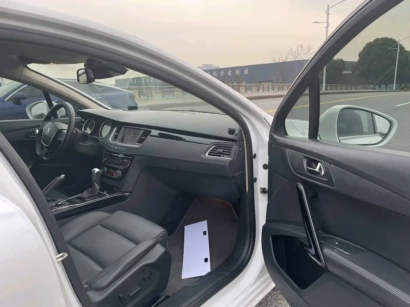Peugeot 508 2013 2.3L Roland Garros Edition фото 21