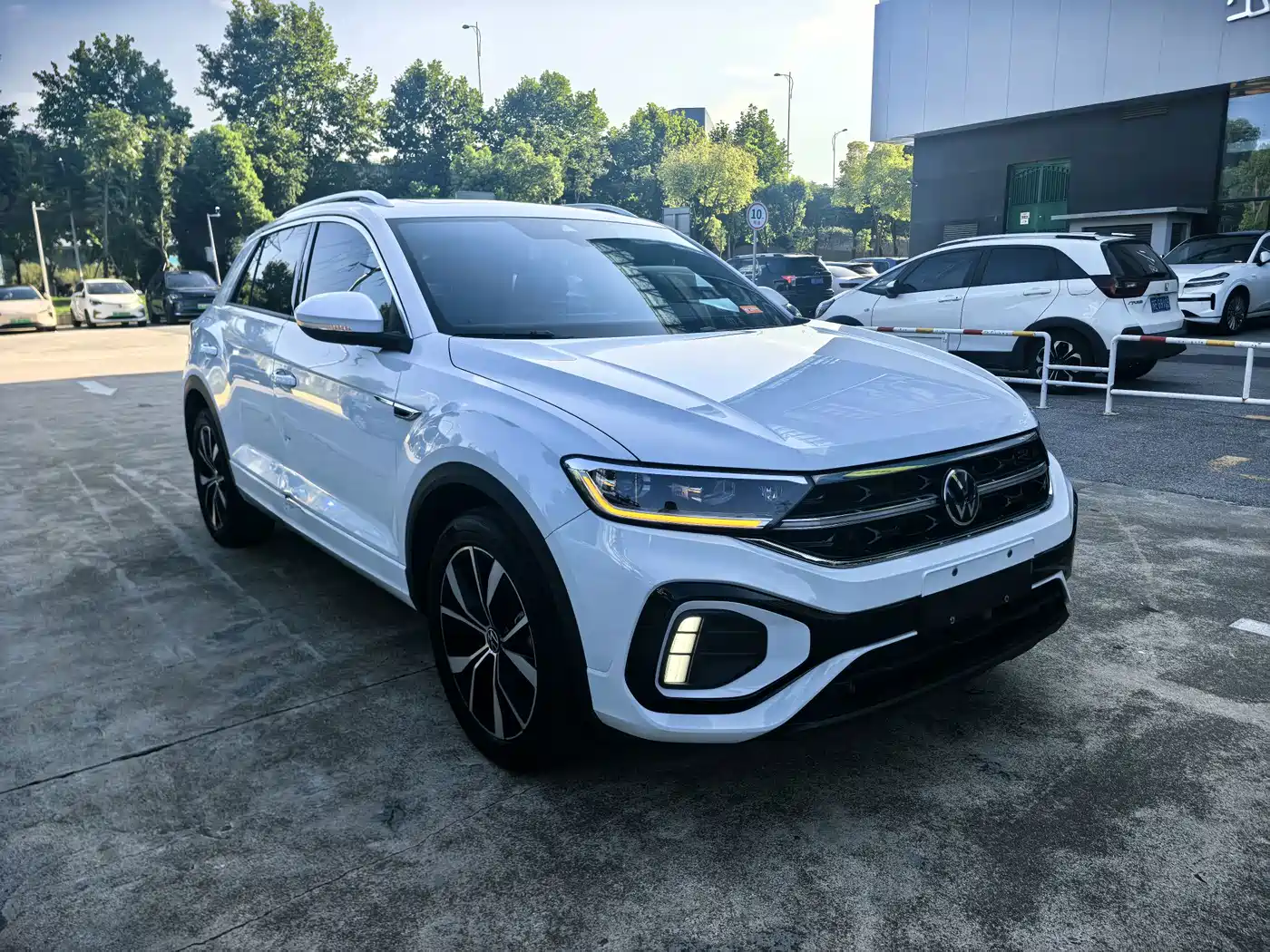 Volkswagen T-Roc, миниатюра 3