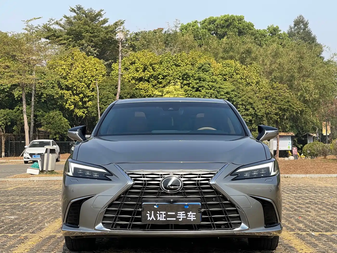 Lexus ES 2025 200 Ultimate Edition фото 2