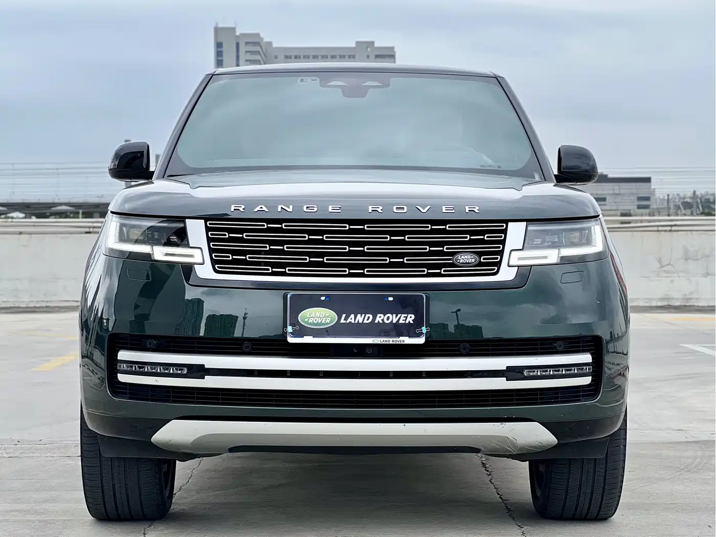 Land Rover Range Rover 2023 3.0 L6 400PS Exemplary Long Wheelbase фото 2