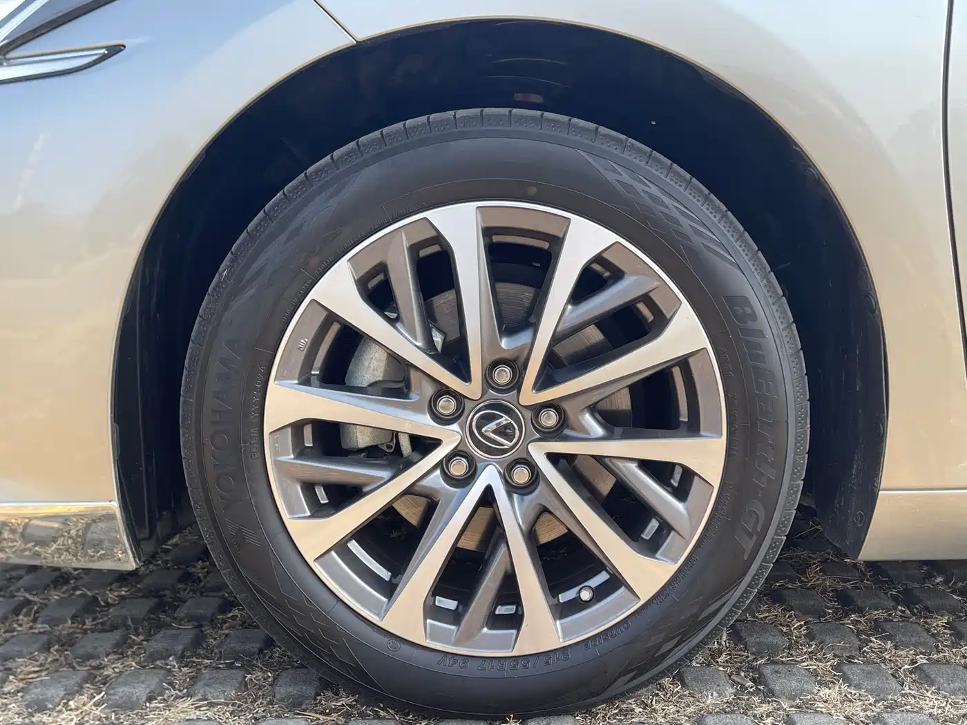 Lexus ES 2025 200 Ultimate Edition фото 22