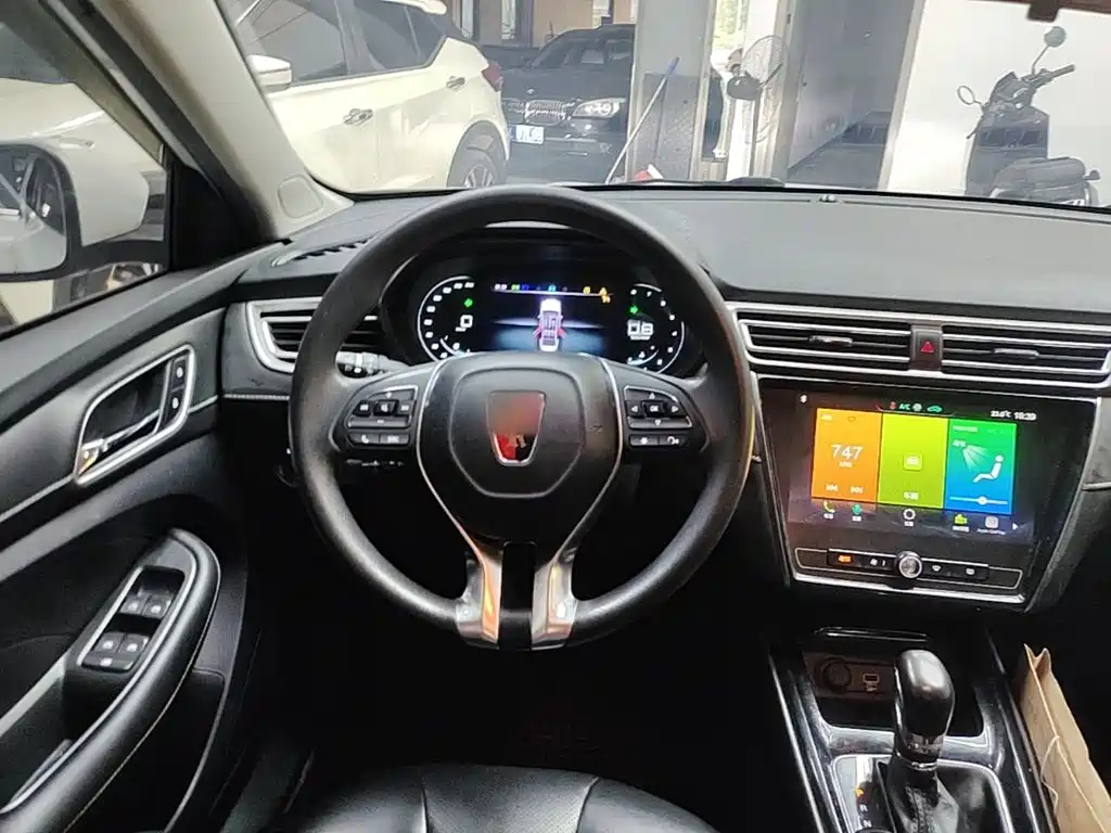 Фото 11 - Roewe i5