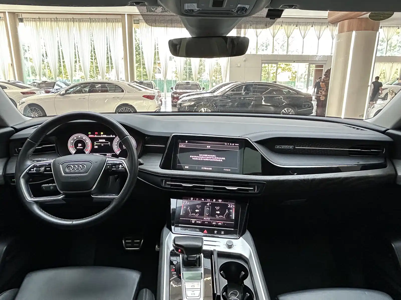 Photo 18 - Audi Q6