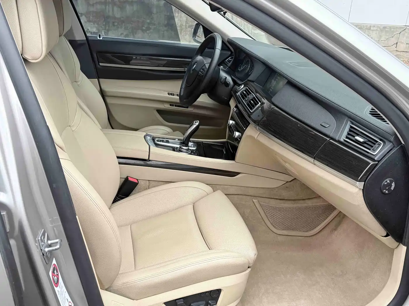 BMW 7 Series 2011 730Li Elegance фото 19