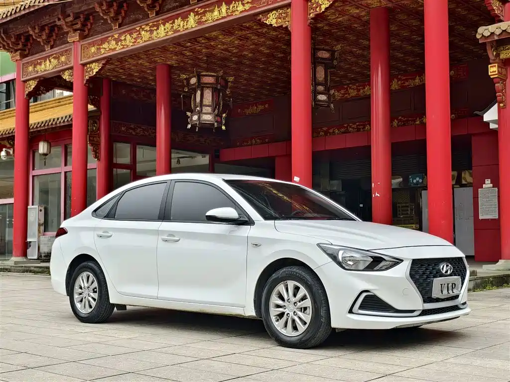 Hyundai Elantra 2020 1.6L Auto GL Pleasing Edition фото 11
