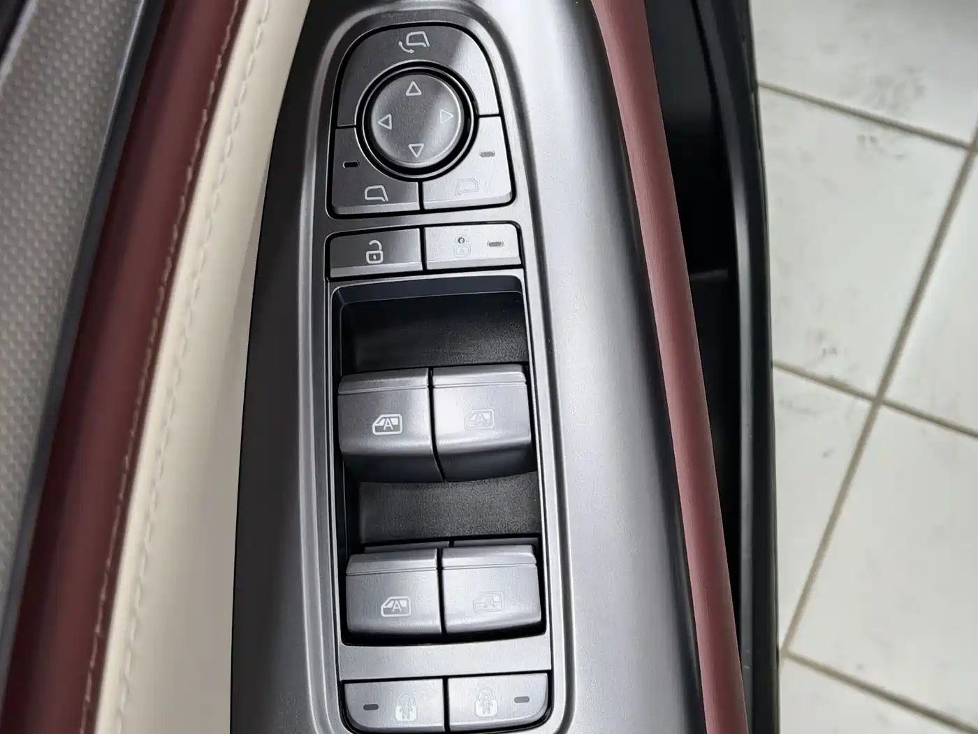 BYD Seal 07 DM-i 2026 DM-i 1.5T 230km Flagship фото 8