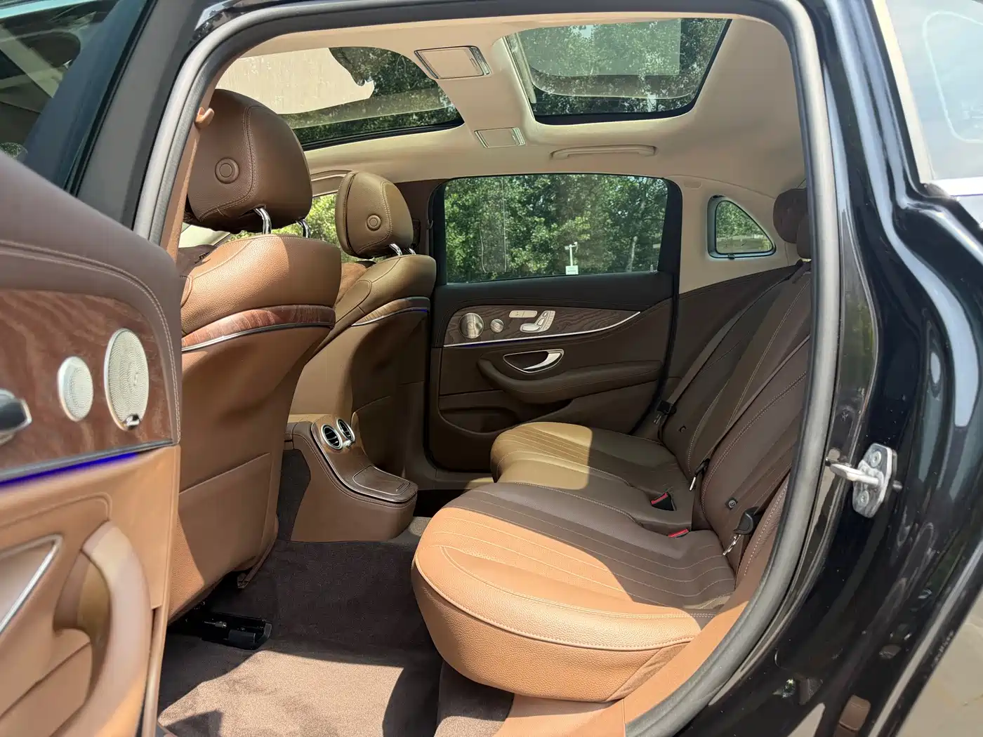 Mercedes-Benz E-Class, миниатюра 6