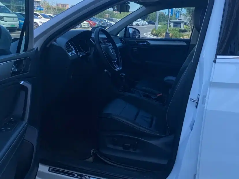 Volkswagen Tiguan L 2019 330TSI Automatic 2WD Panorama Comfort Edition China VI фото 9