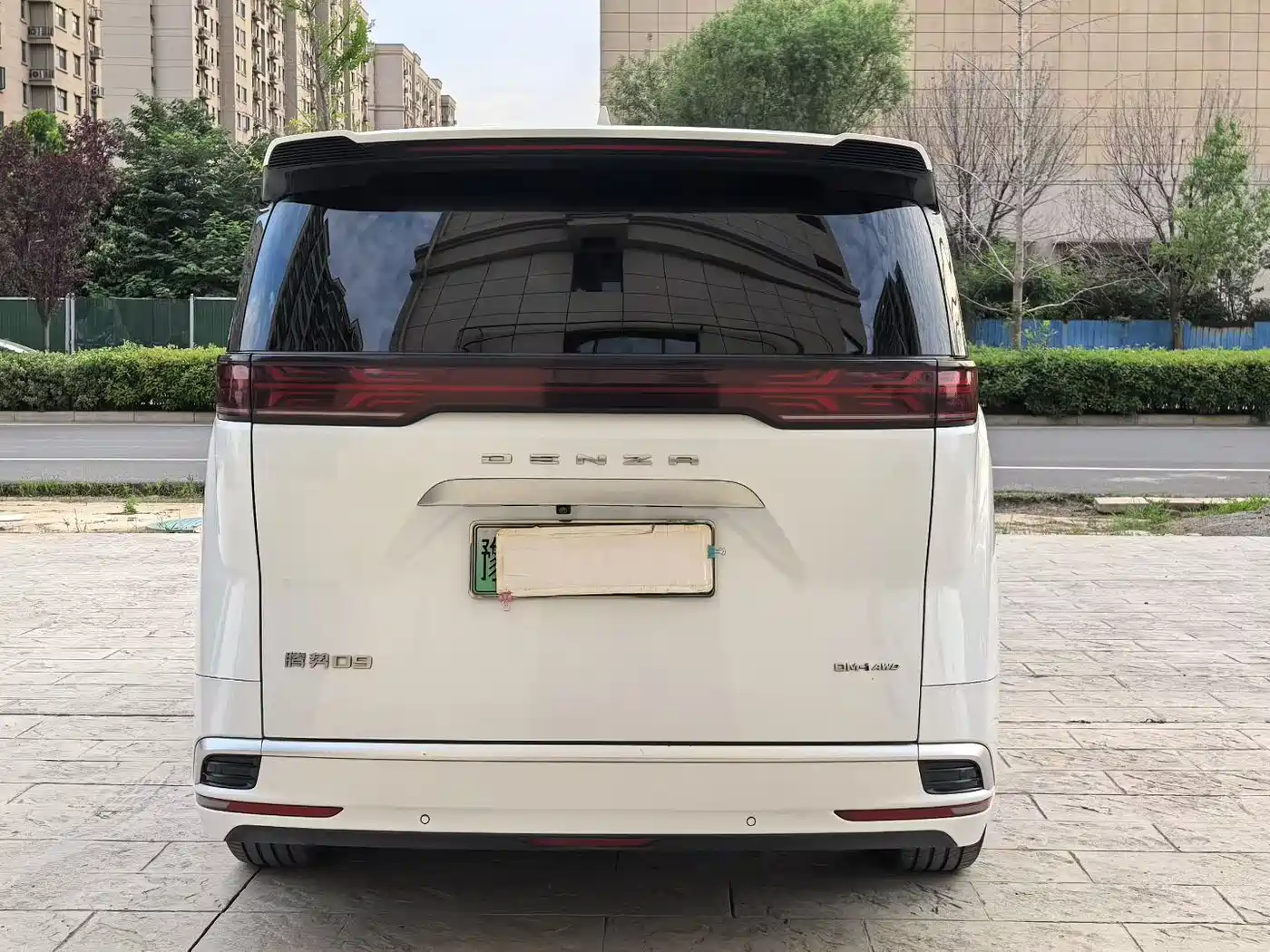 Denza D9 2022 DM-i 970 AWD Flagship фото 8