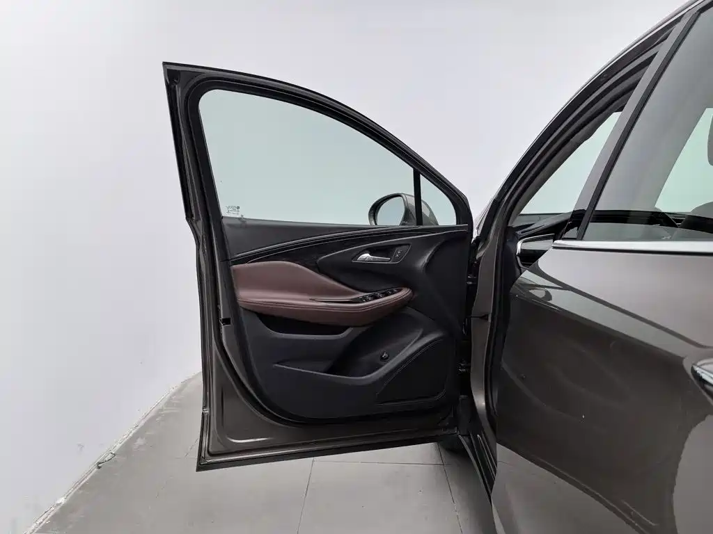 صورة 8 - Buick Envision Plus