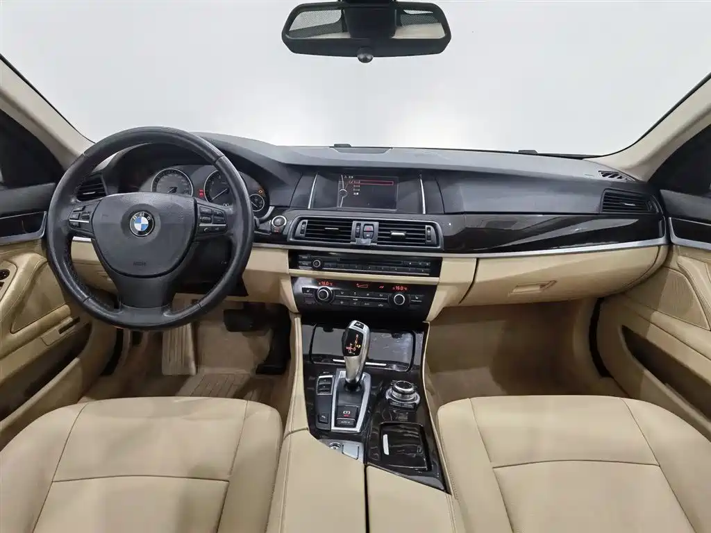 BMW 5 Series 2014 525Li Leading фото 5