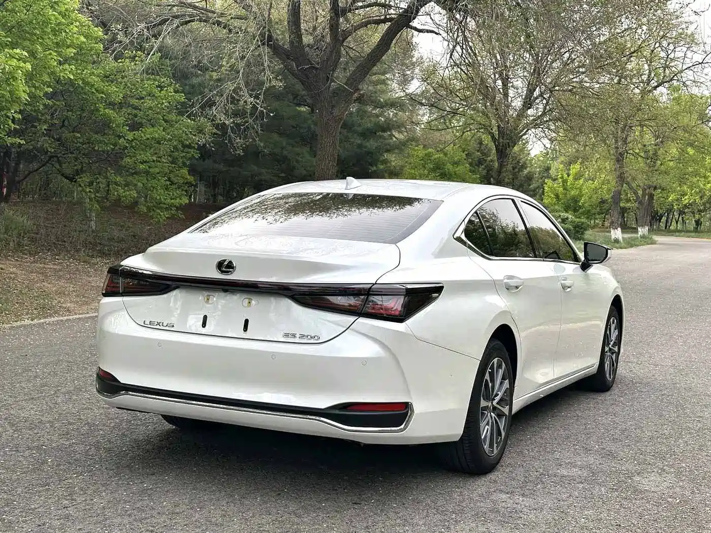 Lexus ES 2025 200 Ultimate Edition фото 4