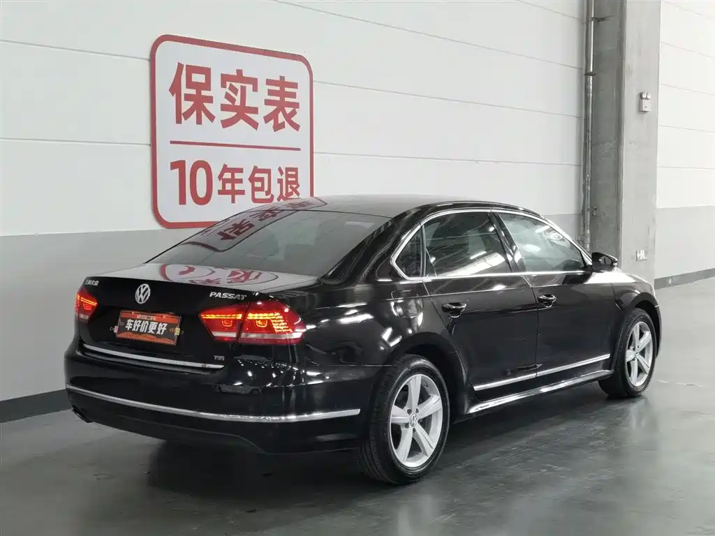 Volkswagen Passat 2011 1.8TSI DSG Royal Edition фото 2
