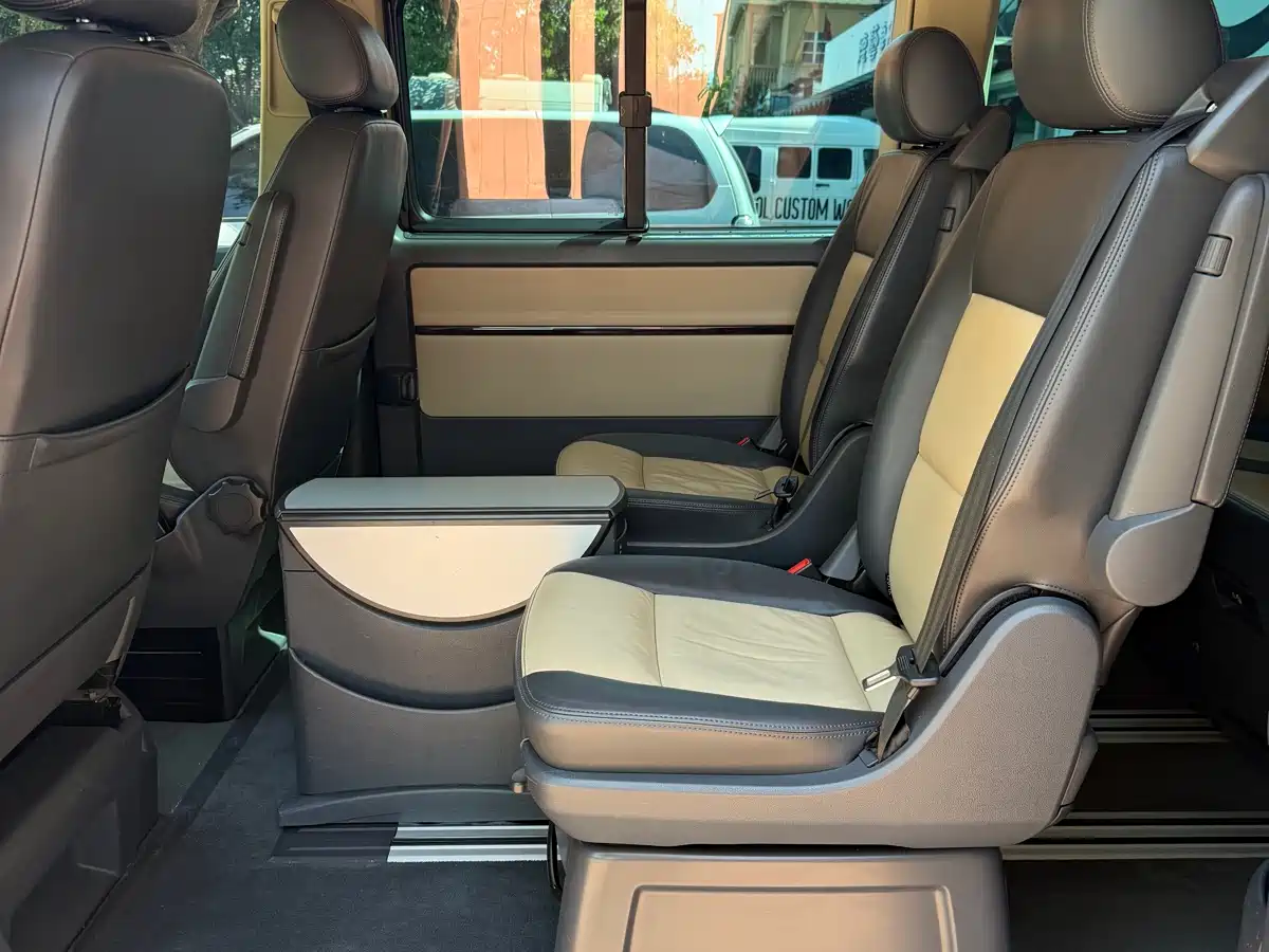 Volkswagen Multivan 2012 2.0TSI 4WD Premium фото 11