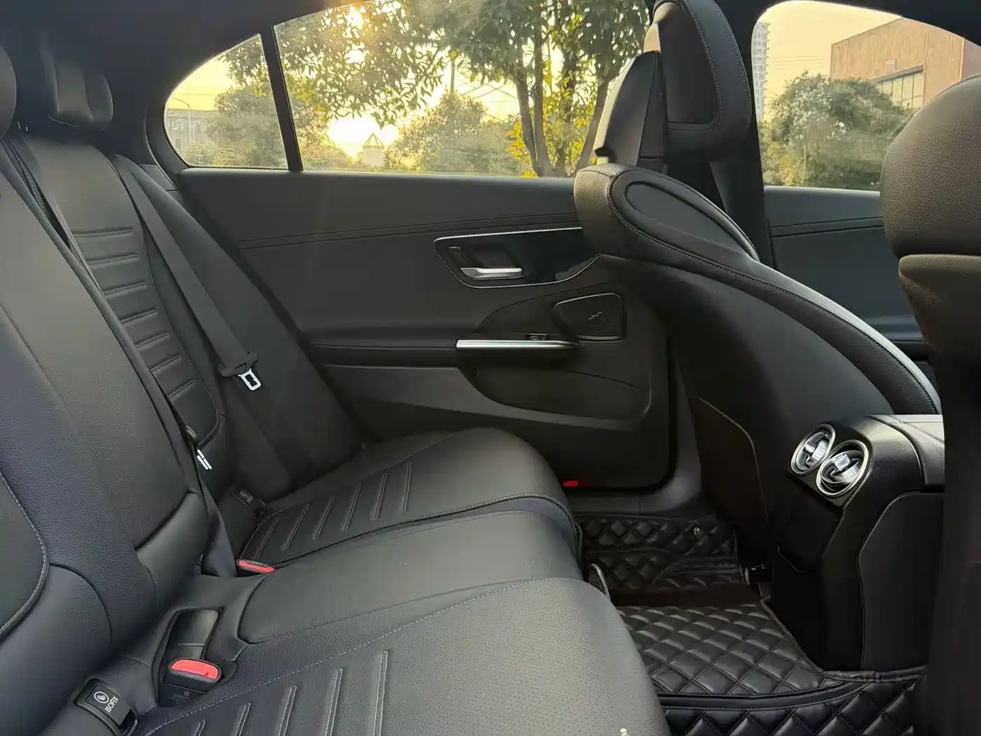 Mercedes-Benz C-Class 2023 C 260 L Sport фото 6