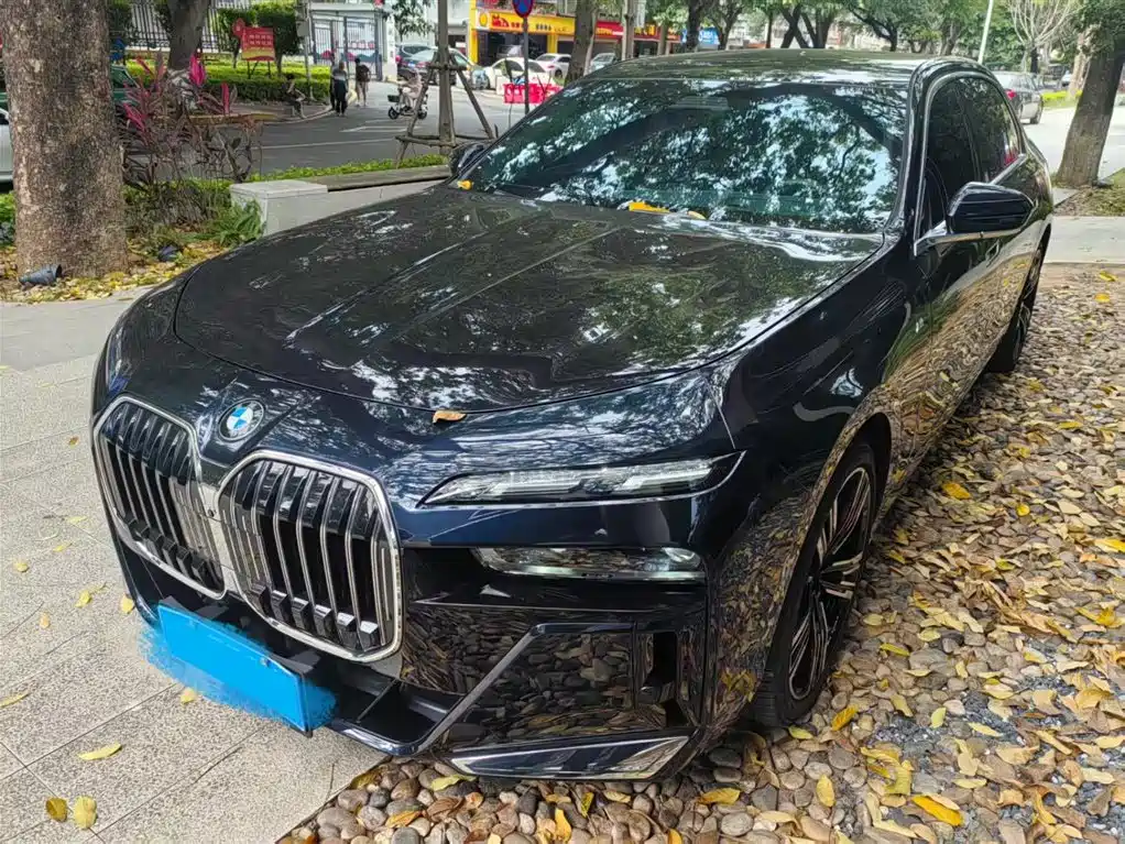 BMW 7 Series 2023 740Li Exclusive M Sport Package