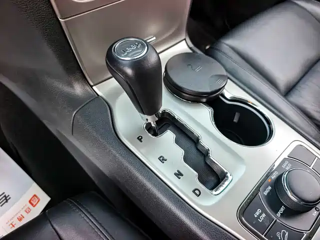 Jeep Grand Cherokee (Import) 2013 3.6L Navigation Luxury — фото 3