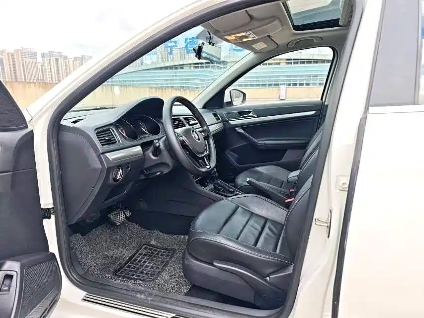 Volkswagen Lavida 2017 230TSI DSG Comfort Edition фото 5