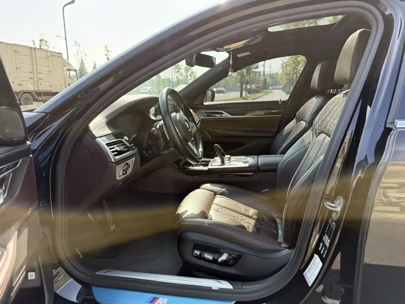 BMW 7 Series 2021 Model 730Li M Sport Package фото 5
