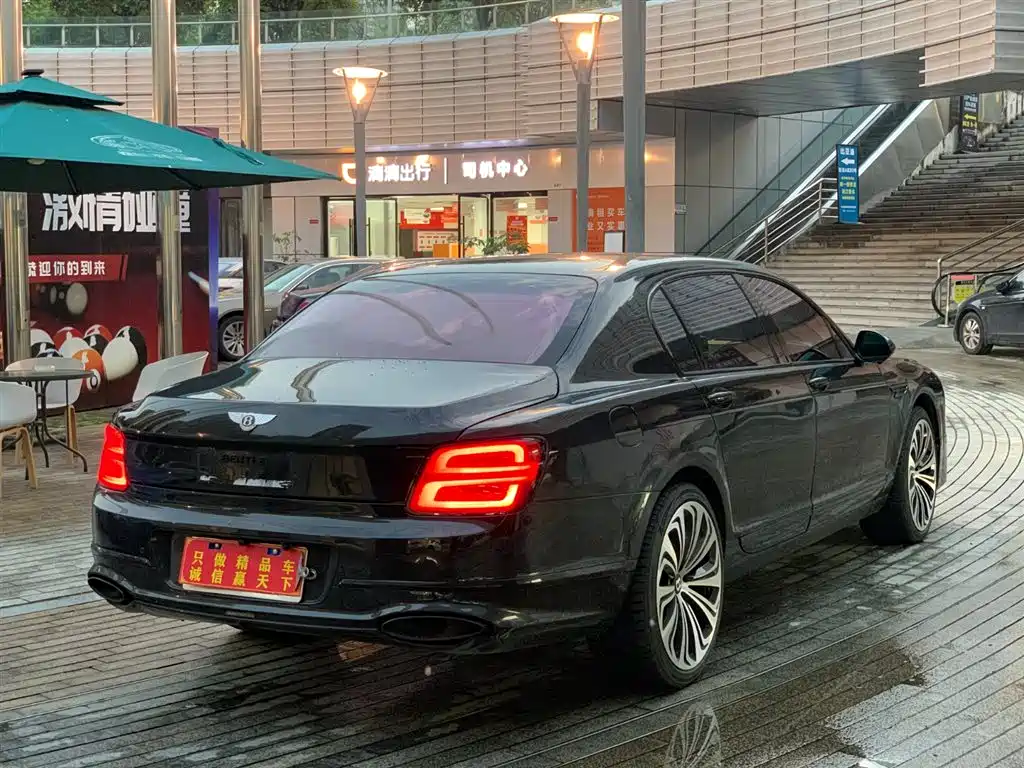Bentley Flying Spur 2012 6.0T Limited Edition фото 4