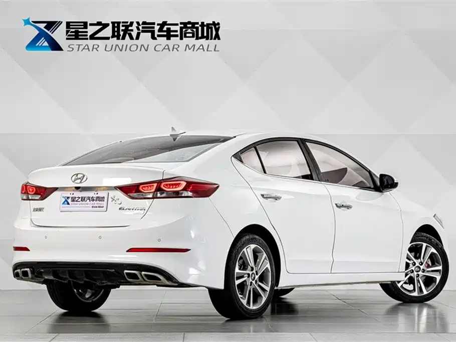 Hyundai Elantra 2016 1.6L Auto Smart·Luxury Edition фото 6