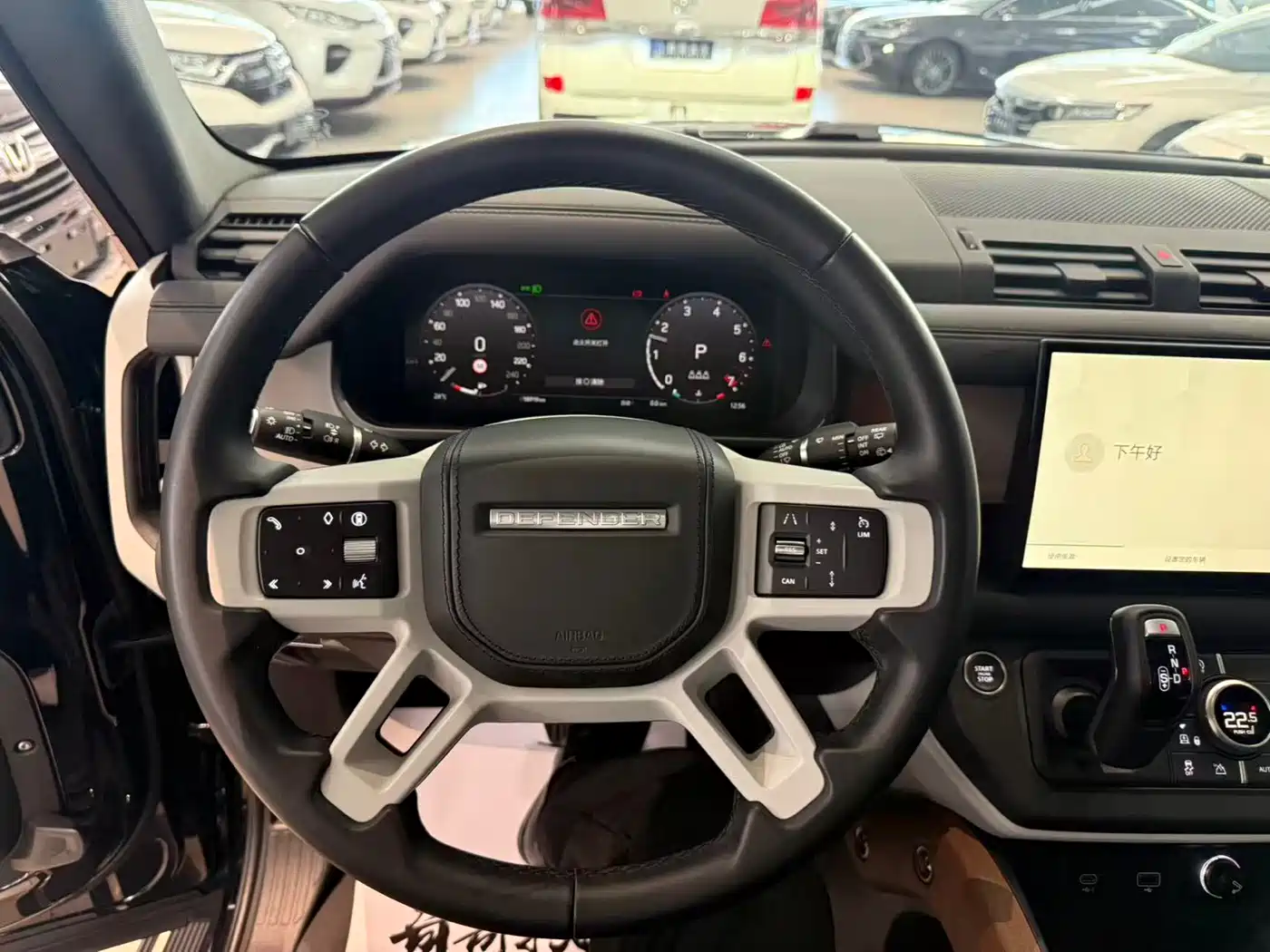 Land Rover Defender 2024 110 3.0T P400 Dark Special Edition фото 9