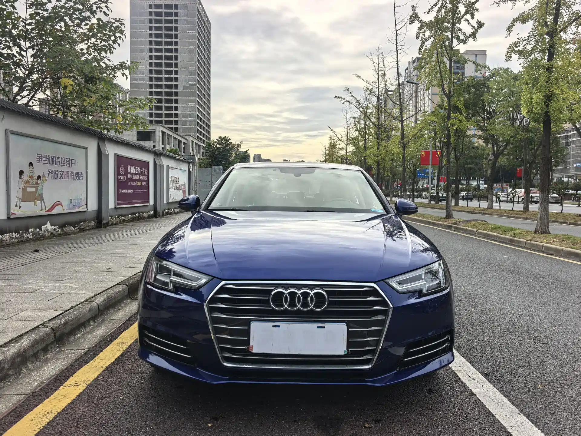 Фото 2 - Audi A4L