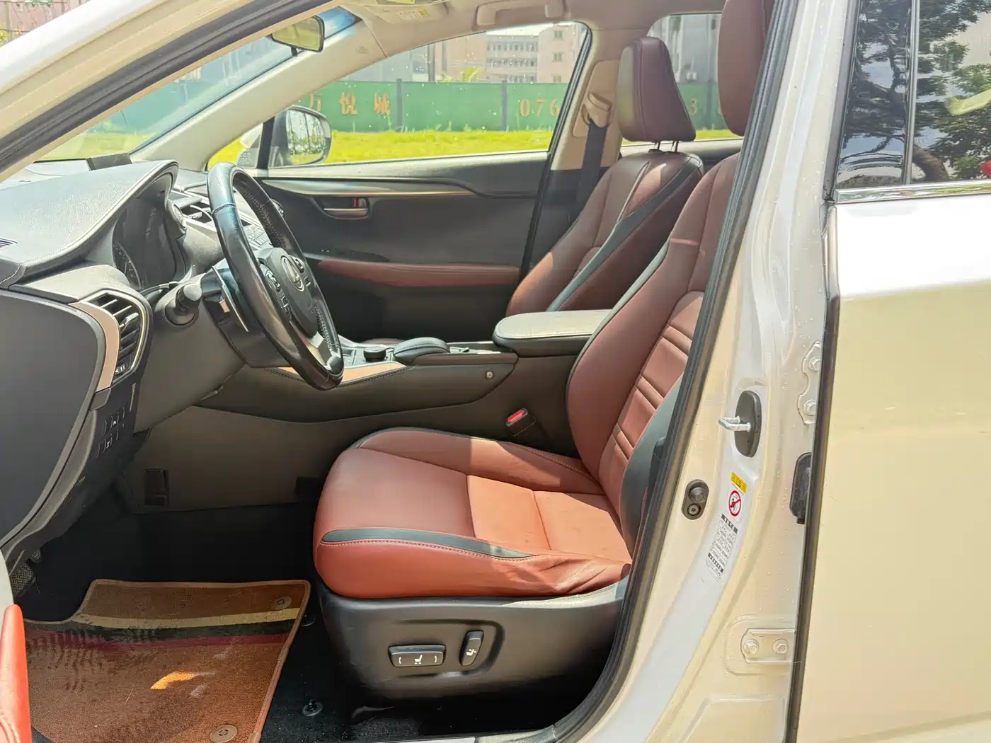 Lexus NX 2015 200t AWD F Sport фото 7