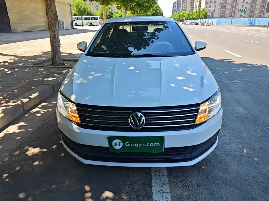 Volkswagen Lavida 2018 Classic 1.5L Automatic Trend China VI фото 3