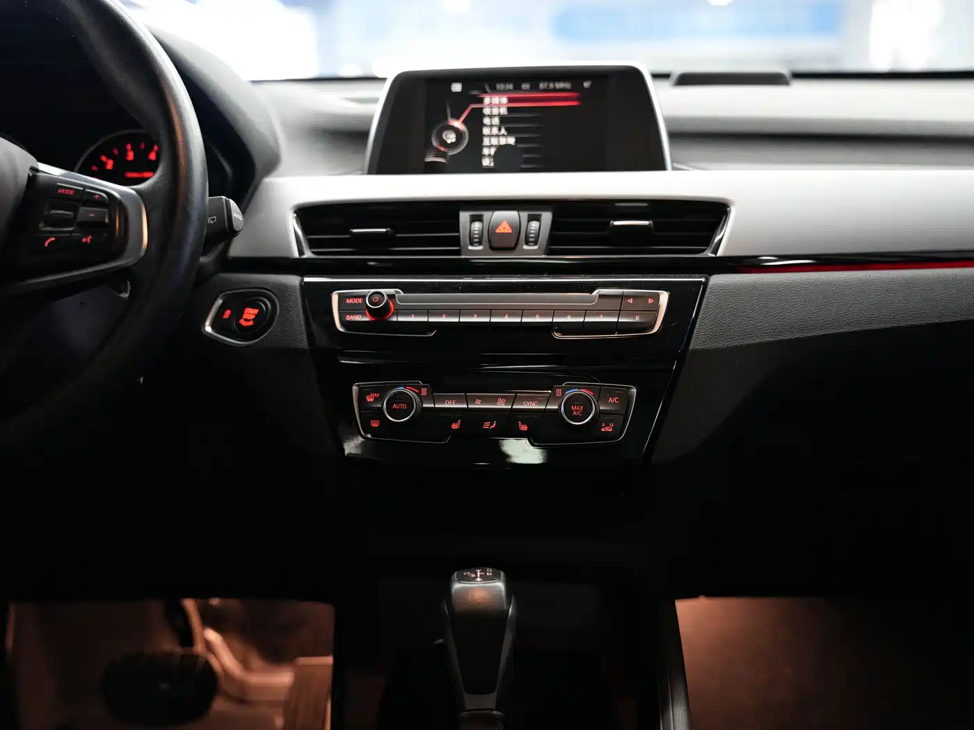 BMW X1 2016 sDrive18Li Premium Model фото 22