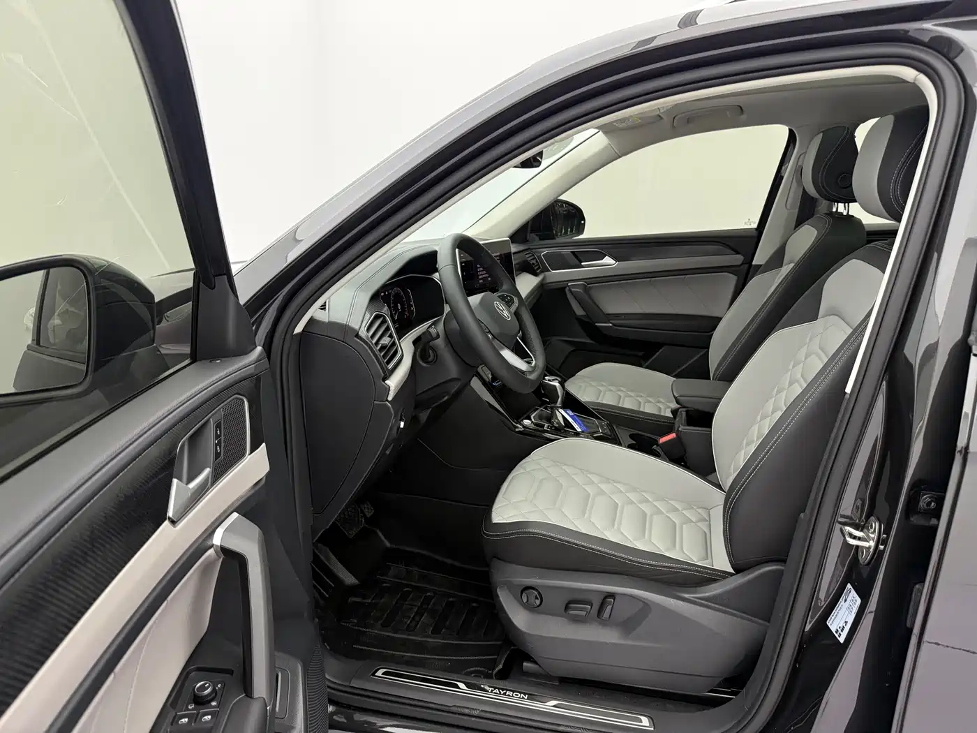 Volkswagen Tayron 2023 280TSI 2WD Luxury Plus Advanced Edition фото 19