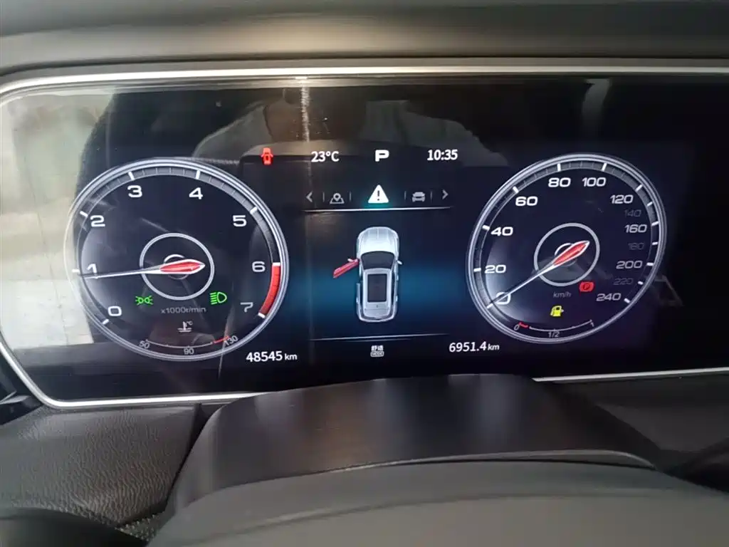 Hongqi HS5 2022 Facelift 2.0T Smart Flag Enjoyment Edition фото 12
