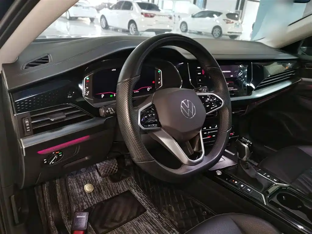 Volkswagen Passat 2023 Facelift 330TSI Luxury Edition фото 6