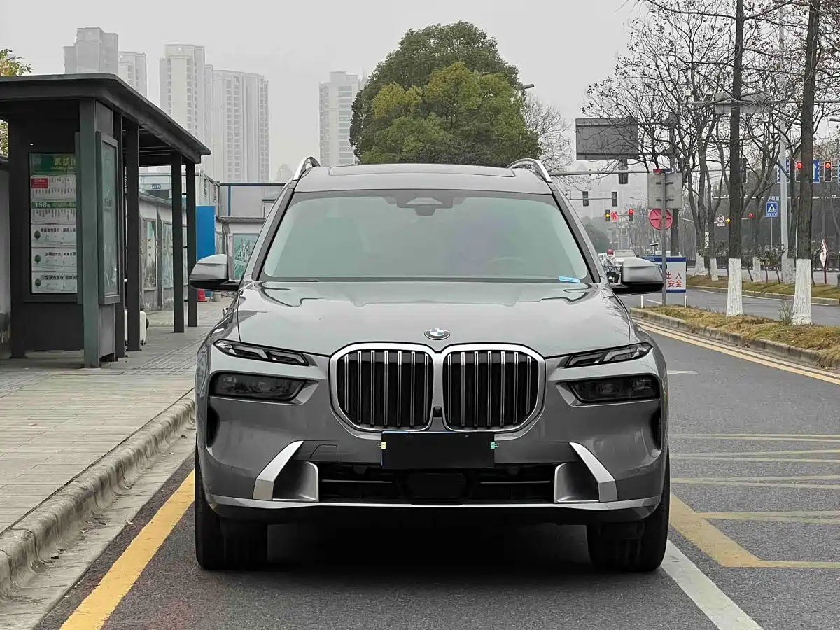 BMW X7 2023 xDrive40i Leading Luxury Package фото 3