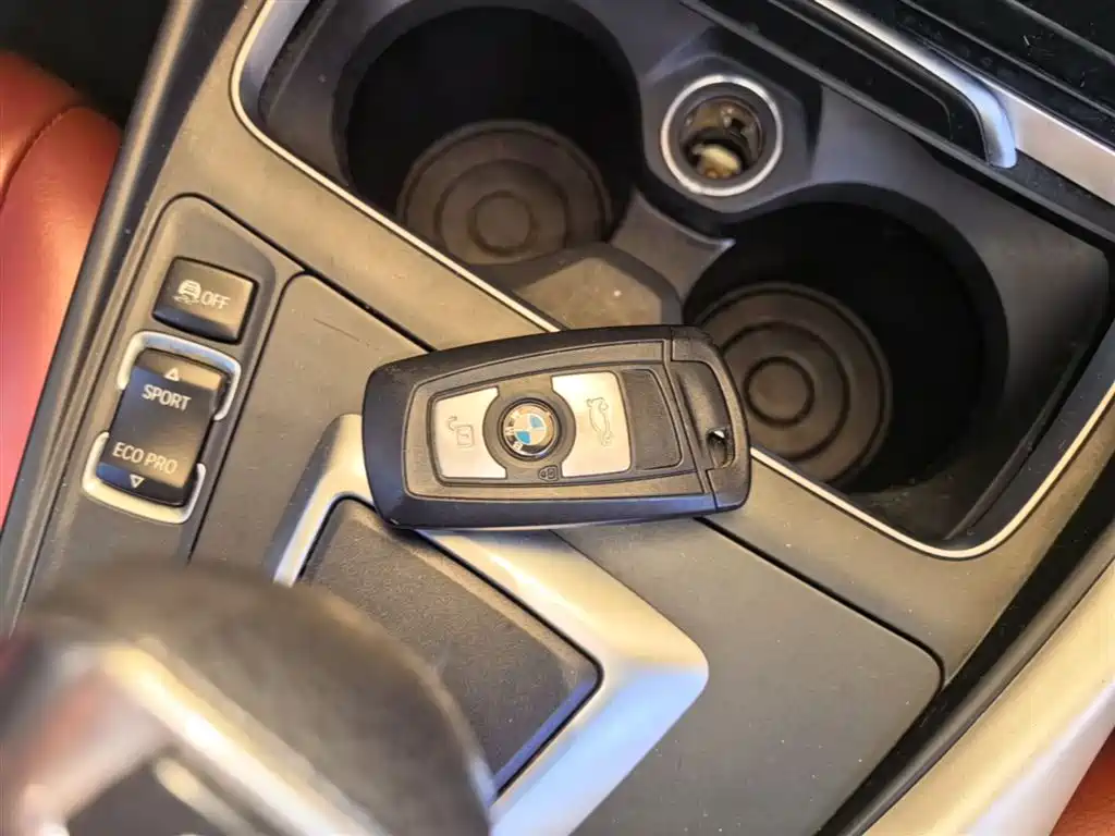 BMW 1 Series (Import) 2016 118i Leading фото 9