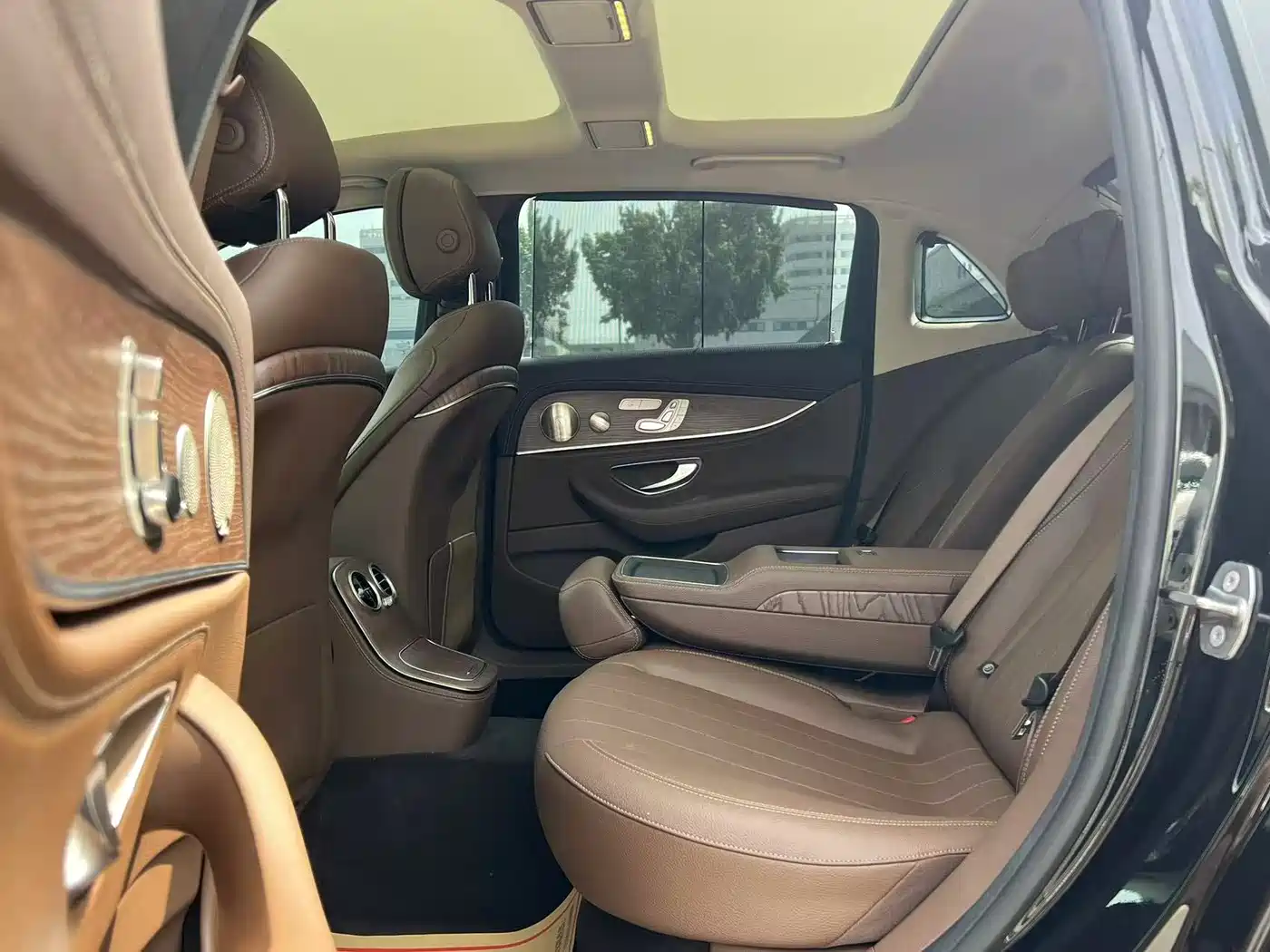 Mercedes-Benz E-Class 2022 E 300 L Luxury фото 14