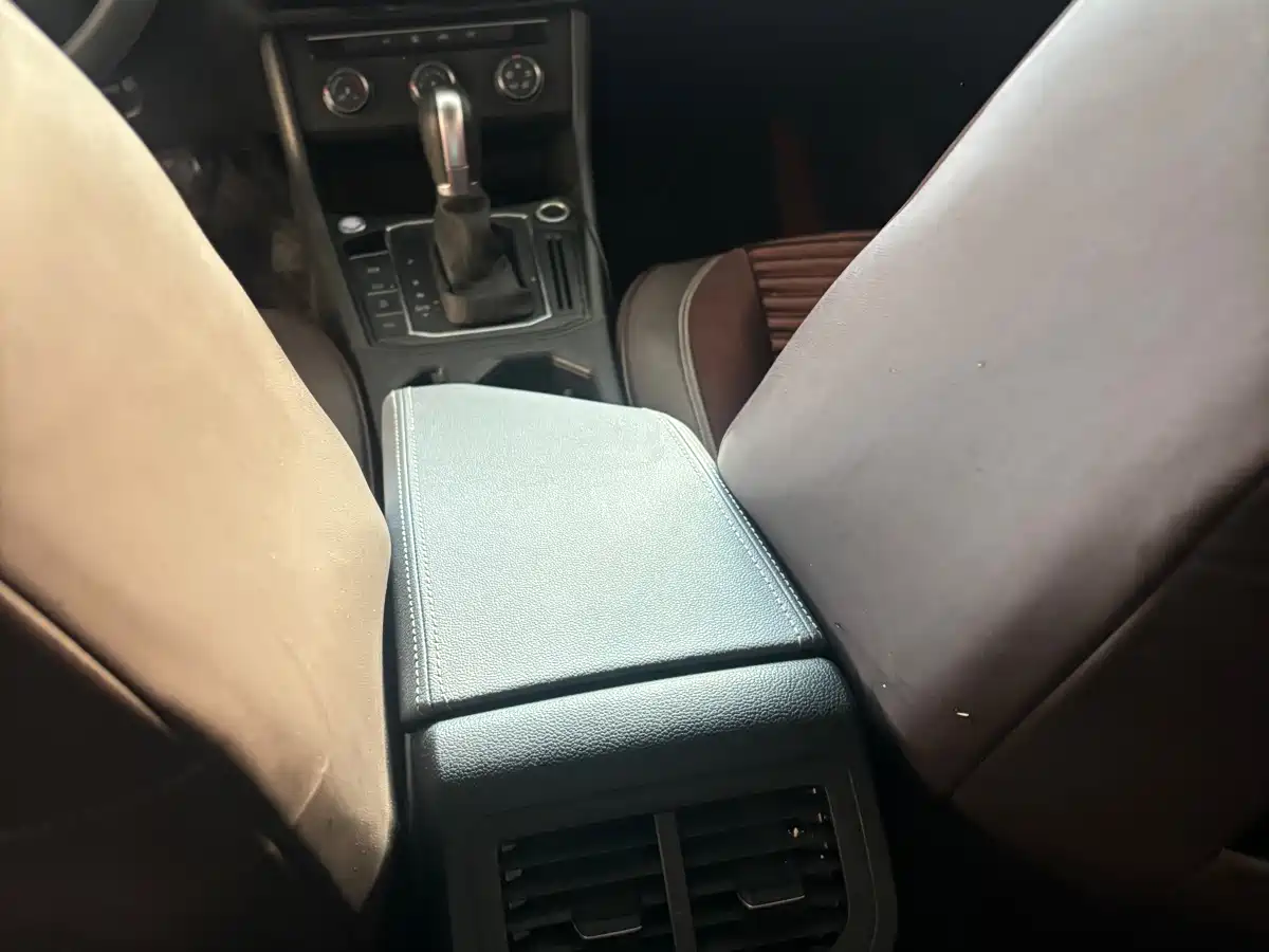 Volkswagen Lavida 2023 300TSI DSG Starlight Full Comfort Edition фото 13
