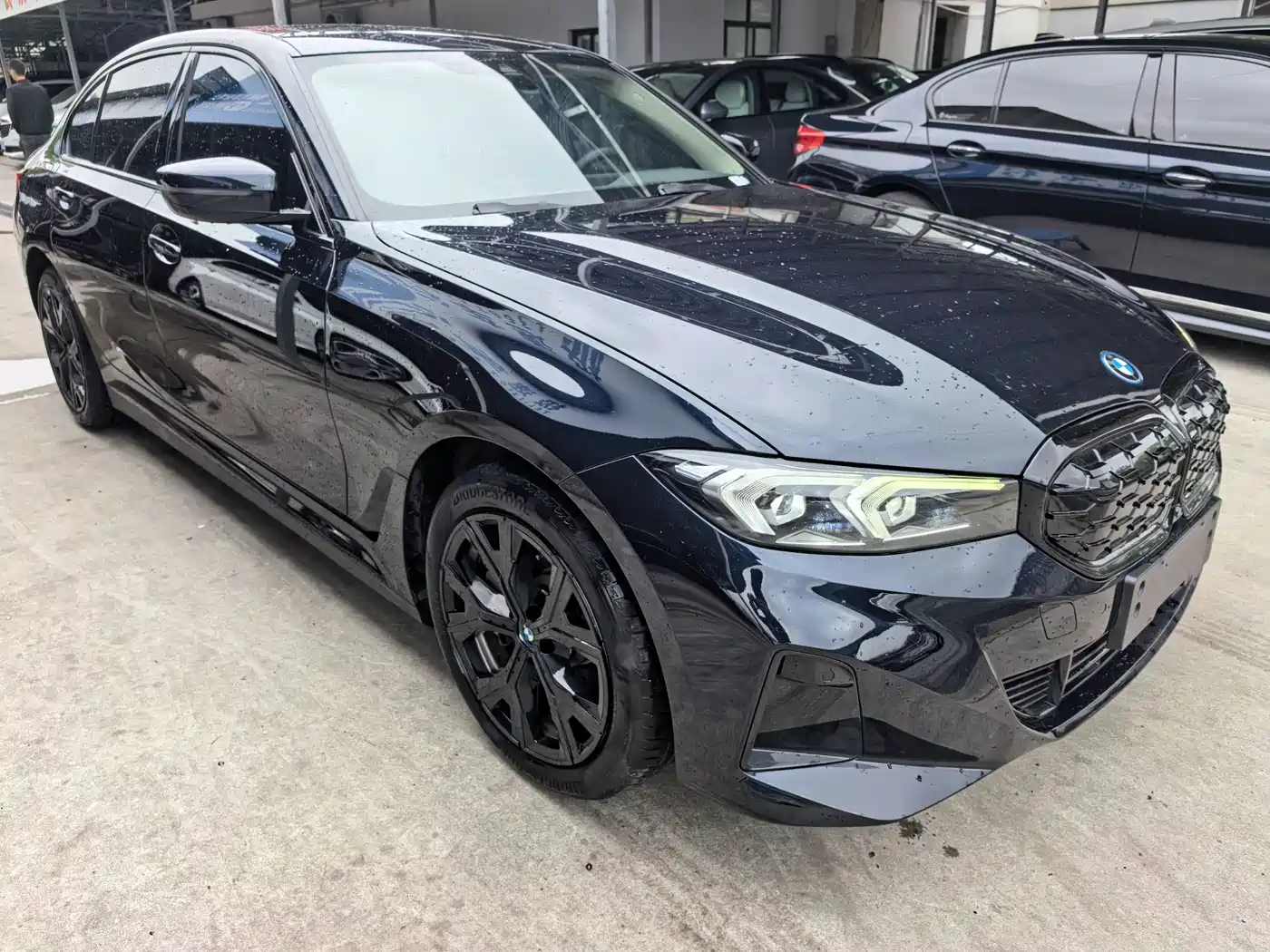 BMW i3 2022 eDrive 35 L