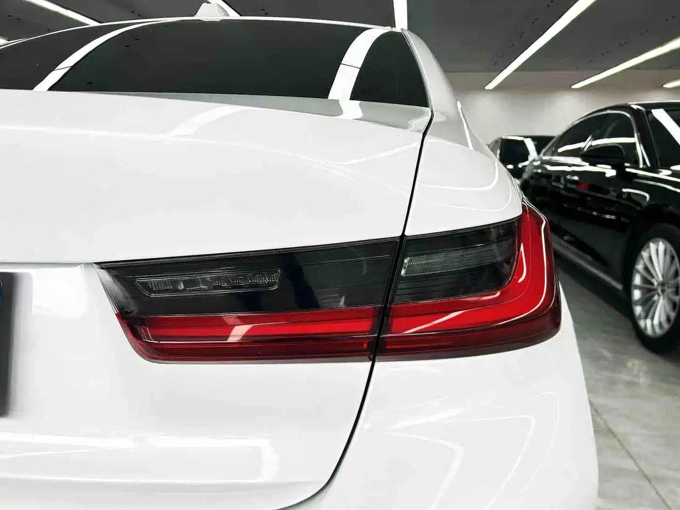 BMW 3 Series 2023 325Li M Sport Package фото 25