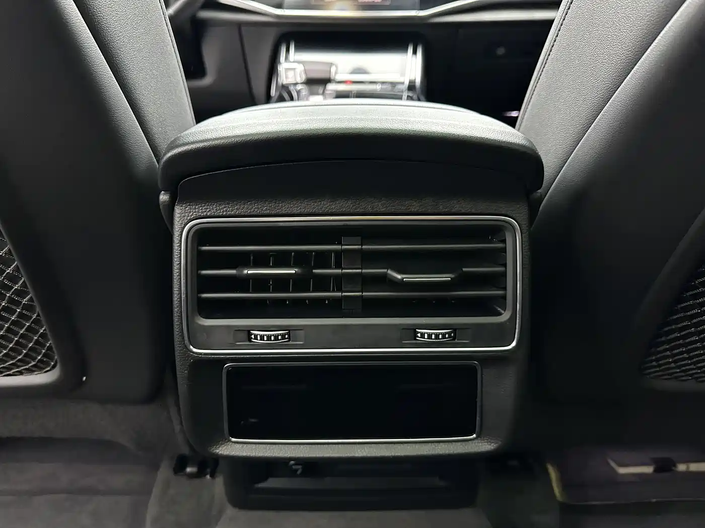 Audi Q8 2022 45 TFSI Luxury Dynamic фото 16